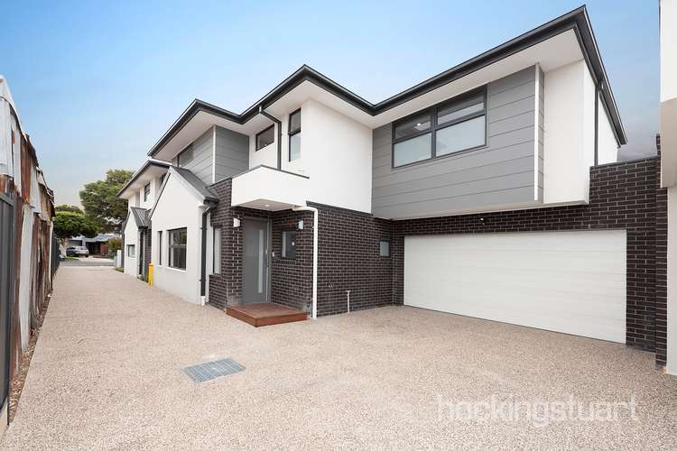 Main view of Homely townhouse listing, 2/12 Maddox Road, Newport VIC 3015