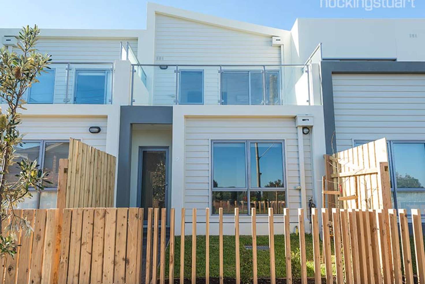 Main view of Homely townhouse listing, 2/183 Beach Road, Mordialloc VIC 3195