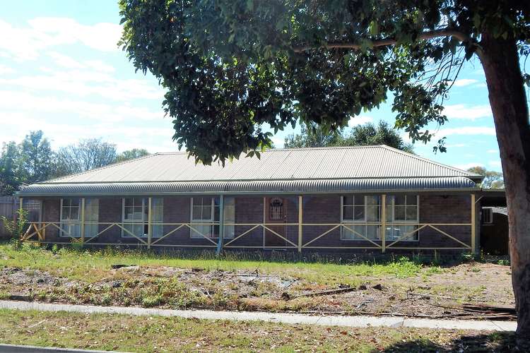 Main view of Homely house listing, 10 Cheviot Avenue, Berwick VIC 3806