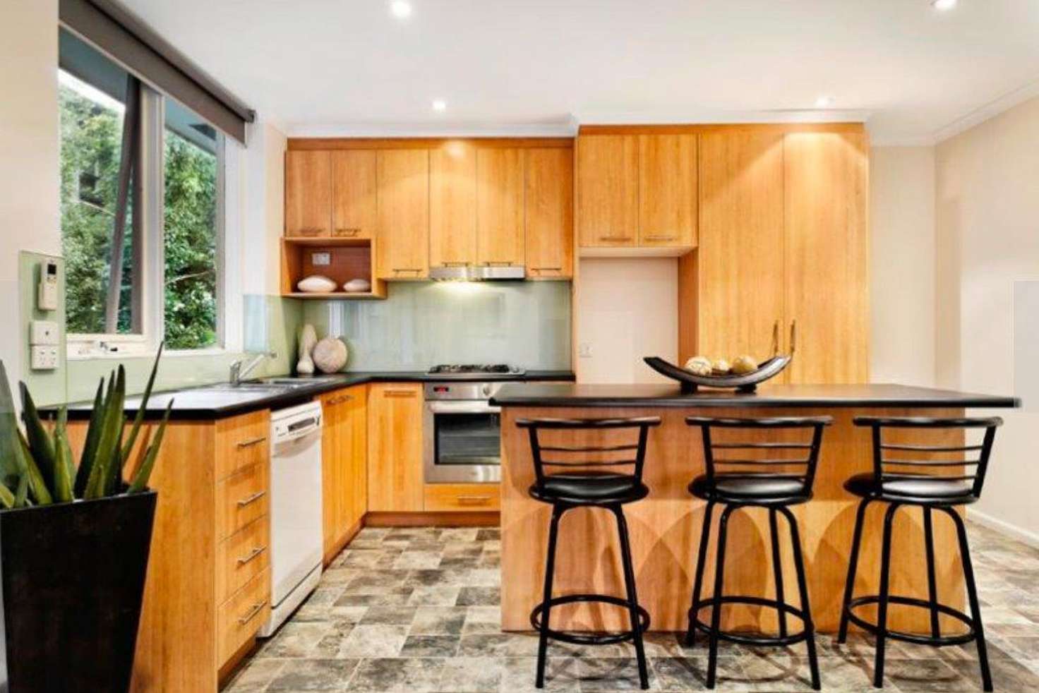 Main view of Homely unit listing, 10/566 Glenferrie Road, Hawthorn VIC 3122