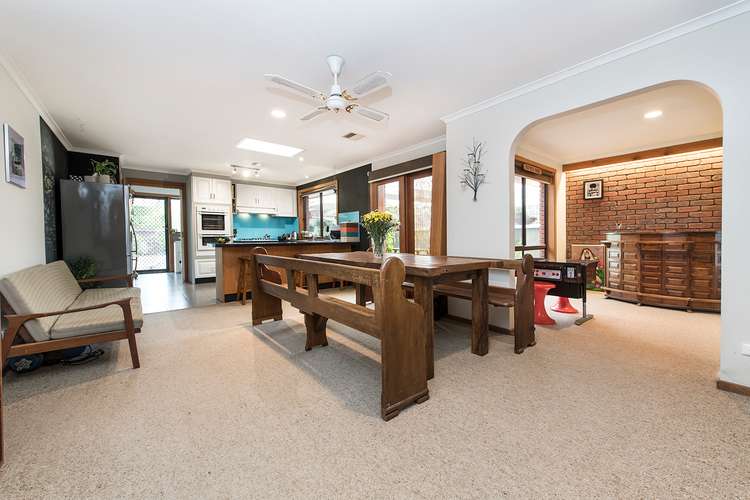 Fifth view of Homely house listing, 2 Beamish Court, Altona Meadows VIC 3028