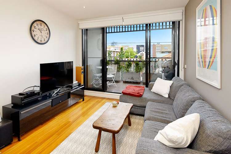 Main view of Homely townhouse listing, 2/22 Buckingham Street, Richmond VIC 3121