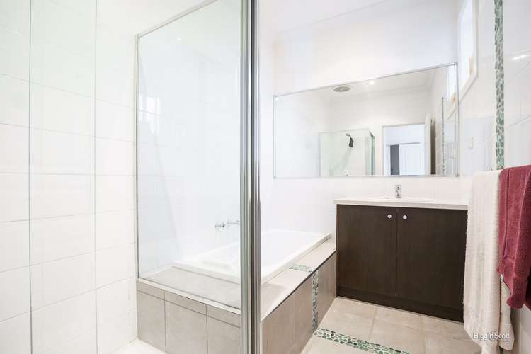 Fourth view of Homely unit listing, 2/32 Tamboon Drive, Rowville VIC 3178