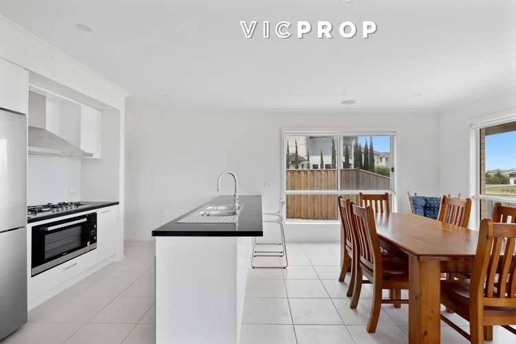 Fourth view of Homely house listing, 17 Sundowner Place, Sanctuary Lakes VIC 3030