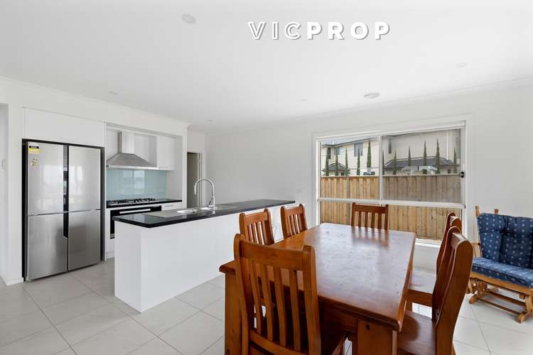 Fifth view of Homely house listing, 17 Sundowner Place, Sanctuary Lakes VIC 3030