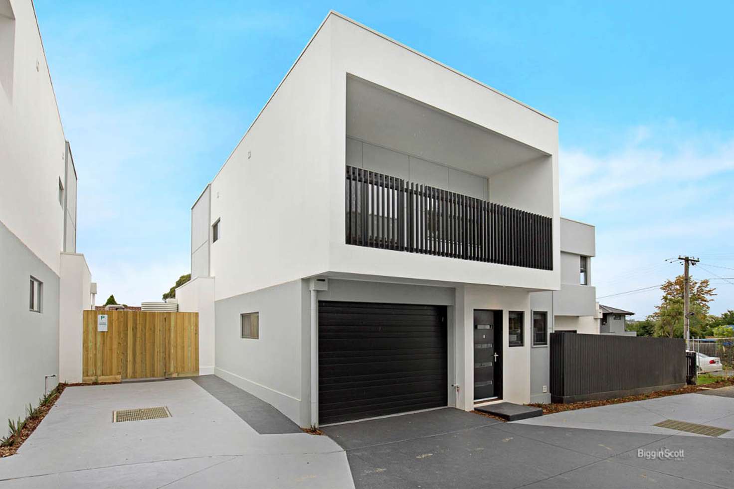 Main view of Homely townhouse listing, 8/9-10 Luton Court, Rowville VIC 3178