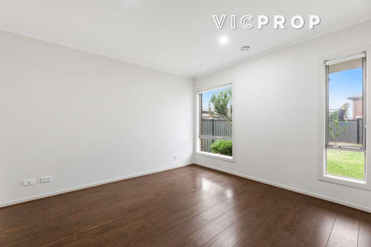 Fifth view of Homely house listing, 39 Michael Place, Point Cook VIC 3030