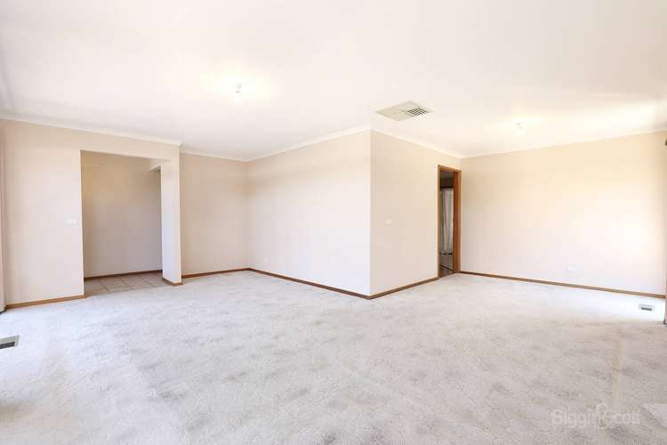 Second view of Homely house listing, 2 Georgette Crescent, Endeavour Hills VIC 3802