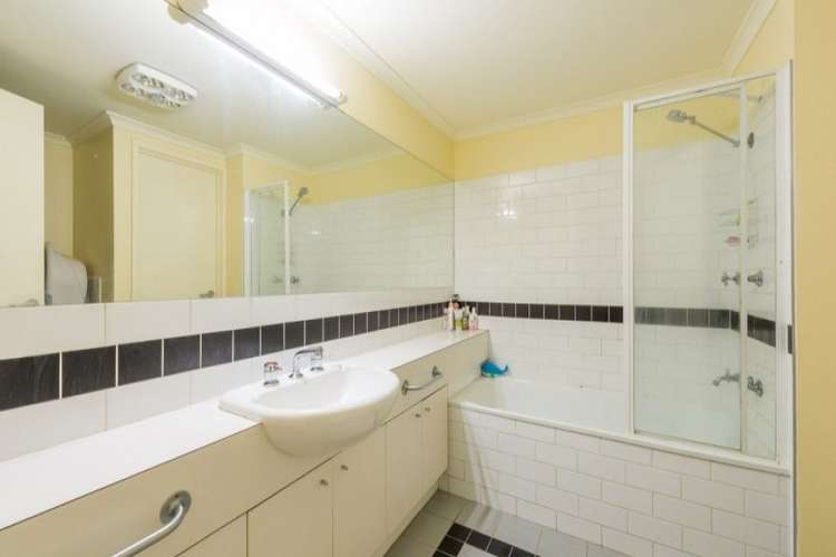 Fifth view of Homely apartment listing, 2/23 Miles Street, Southbank VIC 3006