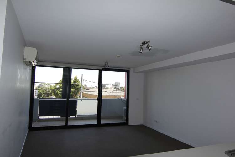 Second view of Homely apartment listing, 3/122 High Street, Preston VIC 3072