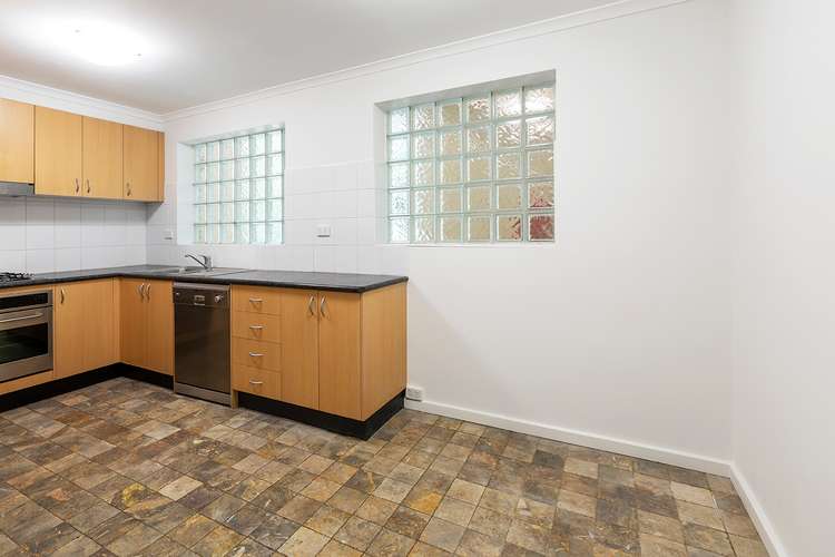 Fourth view of Homely apartment listing, 2/125 Kambrook Road, Caulfield VIC 3162