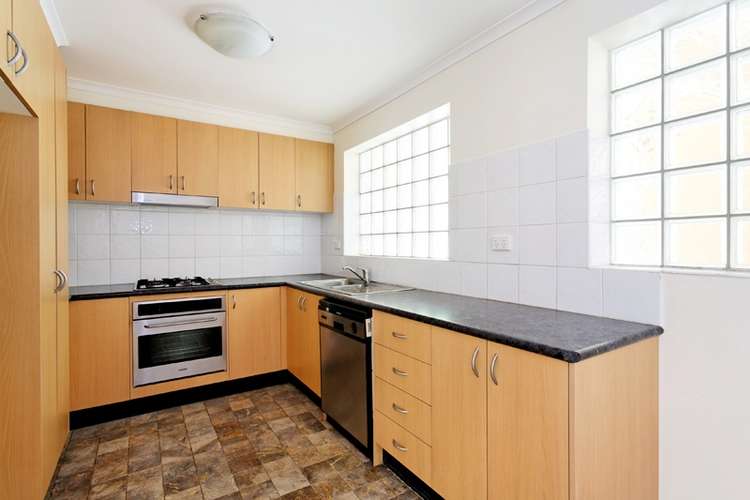 Fifth view of Homely apartment listing, 2/125 Kambrook Road, Caulfield VIC 3162