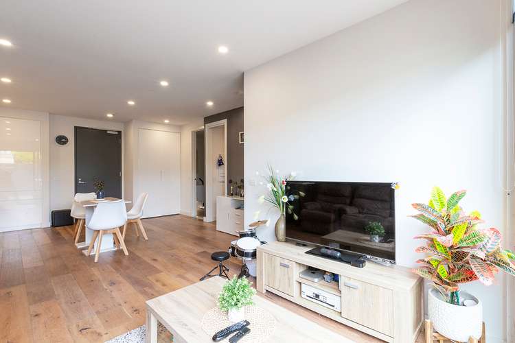 Second view of Homely apartment listing, 3/14 Quinns Road, Bentleigh East VIC 3165