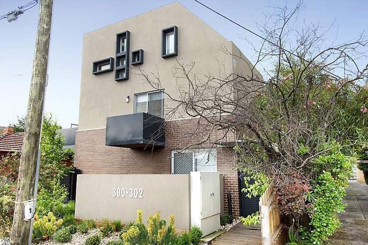 Main view of Homely townhouse listing, 2/300 Inkerman Road, St Kilda East VIC 3183