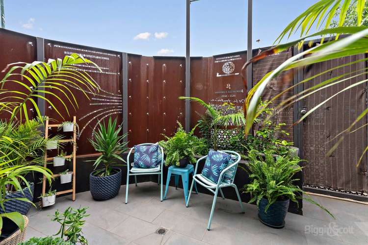 Third view of Homely apartment listing, 6/17 Robe Street, St Kilda VIC 3182