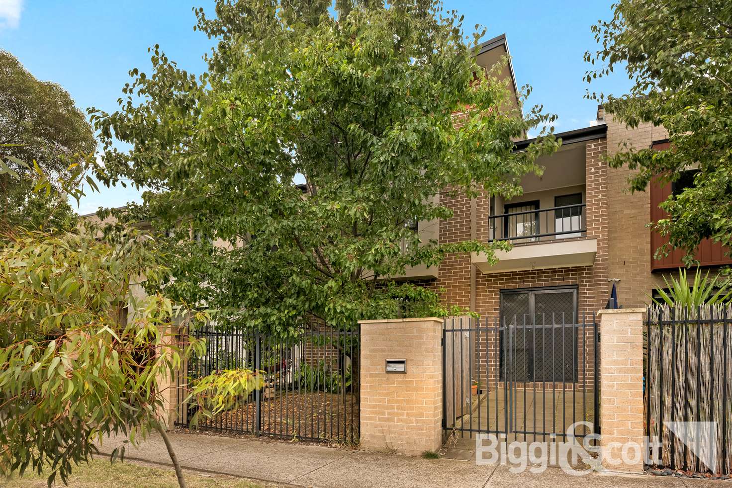 Main view of Homely townhouse listing, 7 Crefden Street, Maidstone VIC 3012