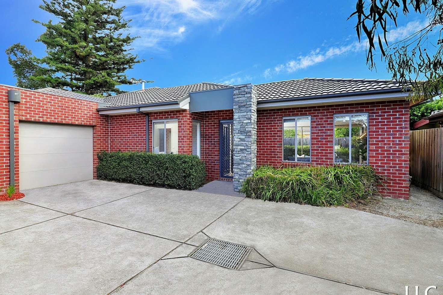 Main view of Homely townhouse listing, 2/17 Douglas Street, Ashwood VIC 3147