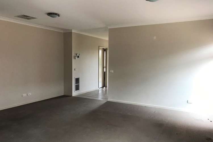 Fifth view of Homely house listing, 8 Valentine Way, Truganina VIC 3029