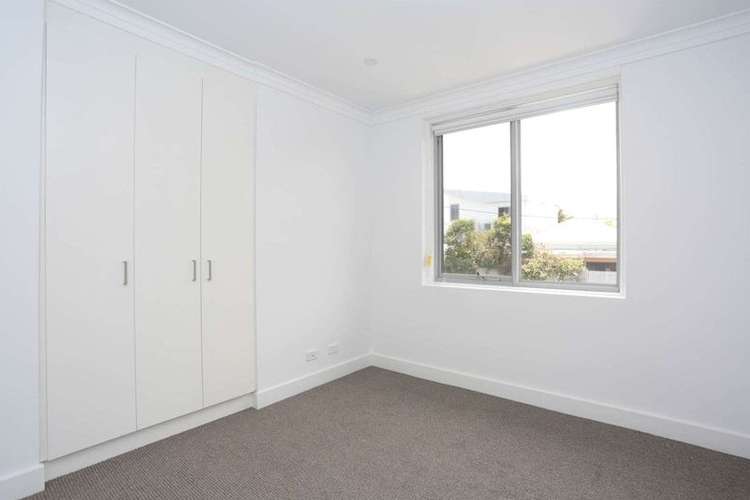 Fourth view of Homely apartment listing, 1/8 Davis Street, Richmond VIC 3121