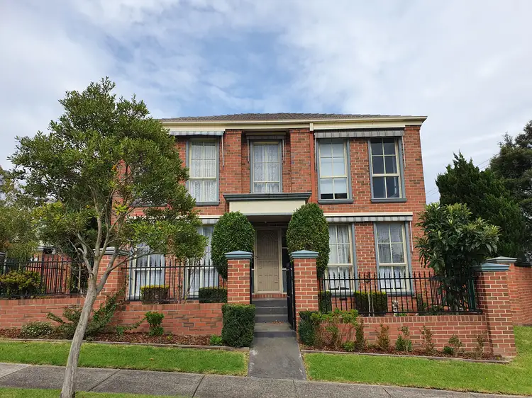 90 Beverley Street