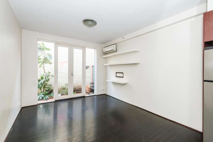 Third view of Homely apartment listing, 4/89 Ormond Road, Elwood VIC 3184