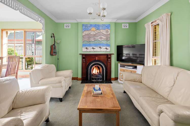Fourth view of Homely house listing, 18 Grant Close, Berwick VIC 3806