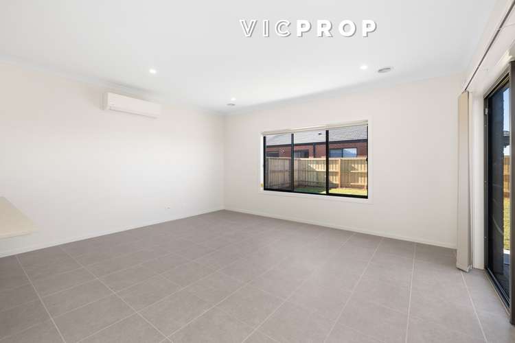 Fourth view of Homely house listing, 19 Overland Chase, Werribee VIC 3030