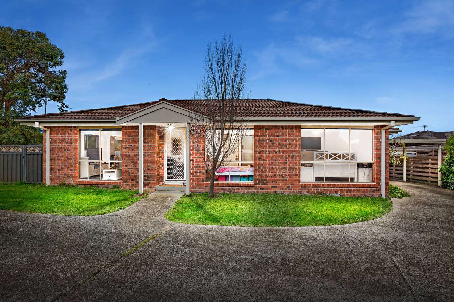 Main view of Homely unit listing, 1/17 Florence Avenue, Berwick VIC 3806