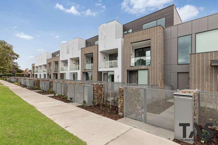 Main view of Homely townhouse listing, 17/568 Neerim Road, Hughesdale VIC 3166