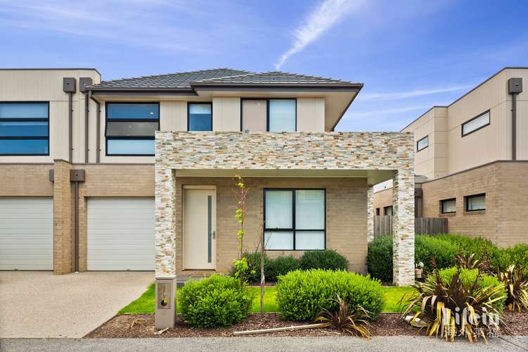 Main view of Homely townhouse listing, 9 Grasslands Loop, Keysborough VIC 3173