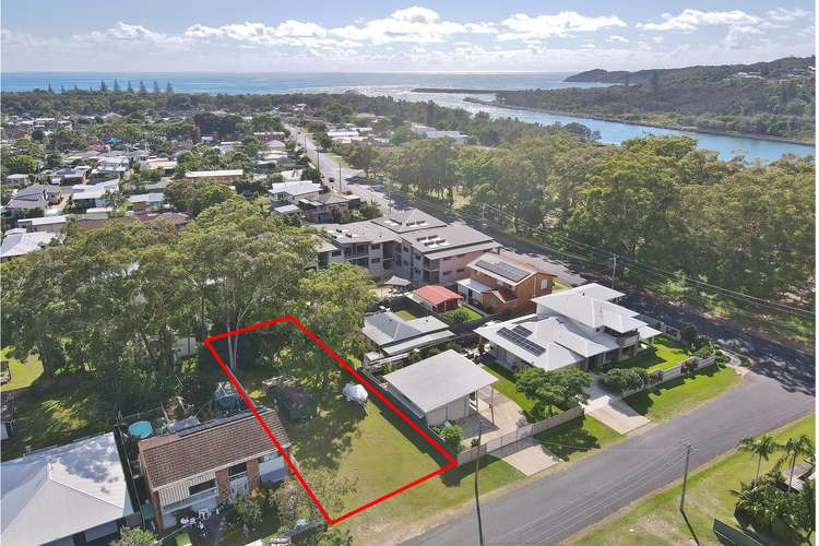 2 Coral Street, North Haven NSW 2443