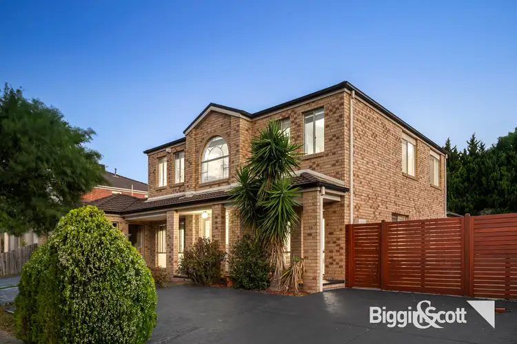 16 Jolimont Place