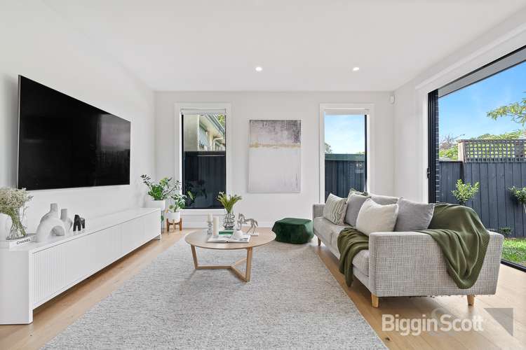 Main view of Homely townhouse listing, 2/11 Scott Grove, Burwood VIC 3125