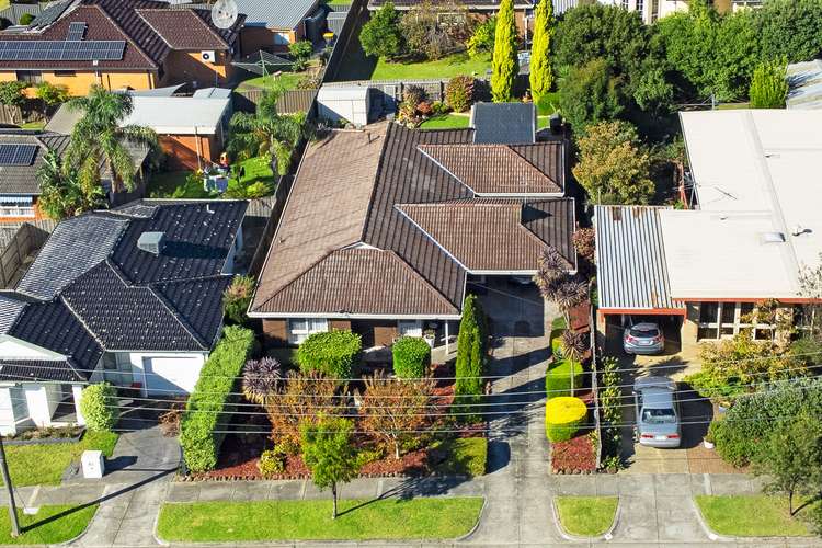 Second view of Homely house listing, 1 Nagle Court, Mount Waverley VIC 3149