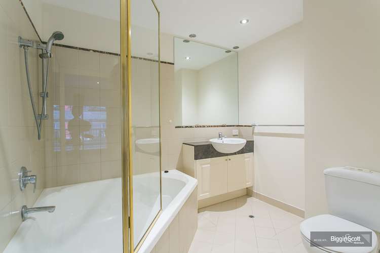 Fourth view of Homely apartment listing, 305/15 Queens Road, Melbourne VIC 3004