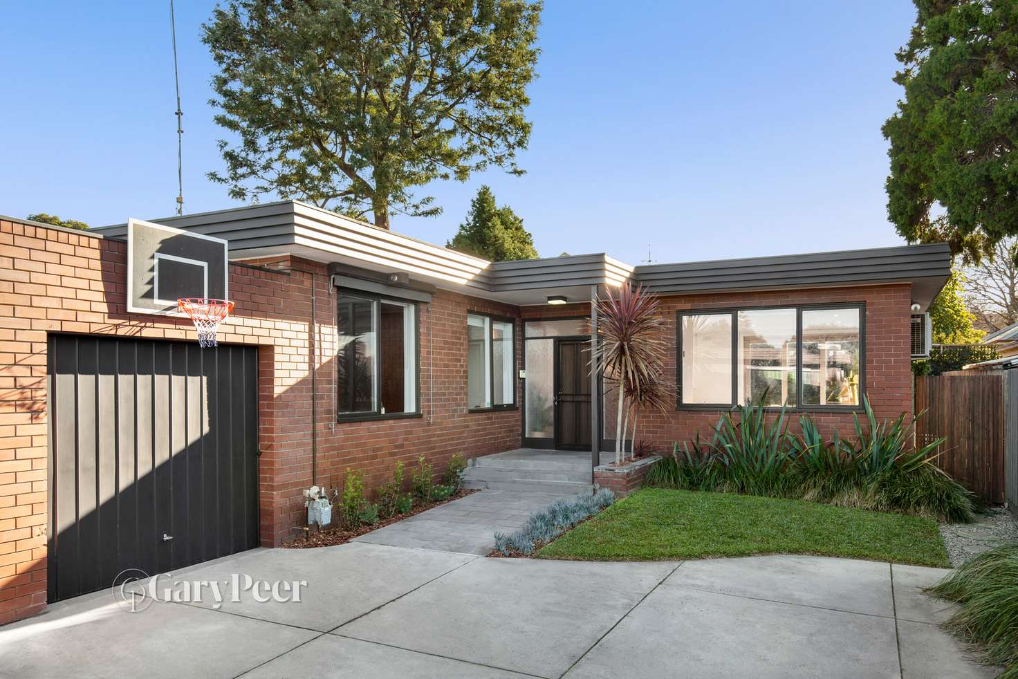 Main view of Homely unit listing, 2/6 Sylverly Grove, Caulfield VIC 3162