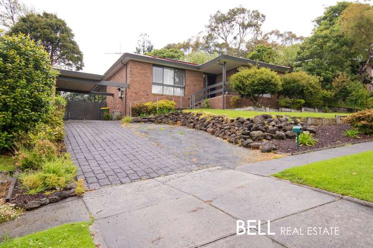 24 Bimbadeen Drive, Mooroolbark VIC 3138