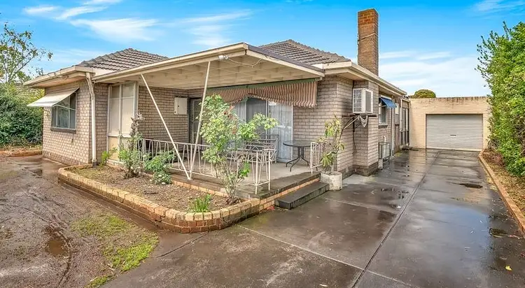 10 Botha Avenue