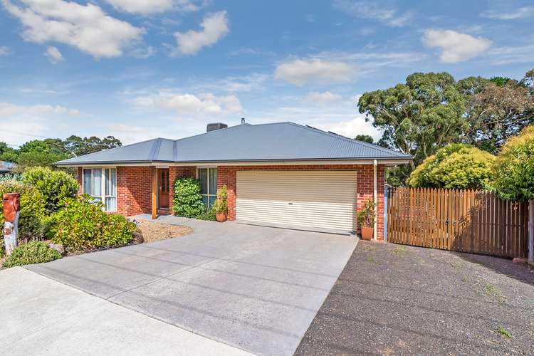 24 Andrew Avenue, Waterford Park VIC 3658