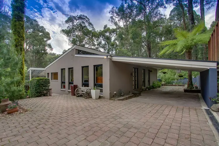 4 Symons Road, Avonsleigh VIC 3782