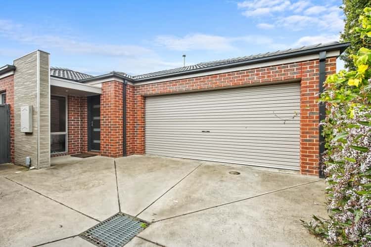 Main view of Homely townhouse listing, 2/11 Cardigan Avenue, Alfredton VIC 3350