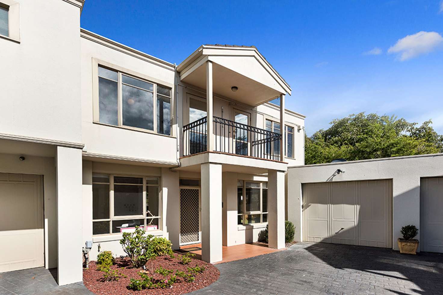 Main view of Homely townhouse listing, 4/35-37 Macgowan Avenue, Glen Huntly VIC 3163