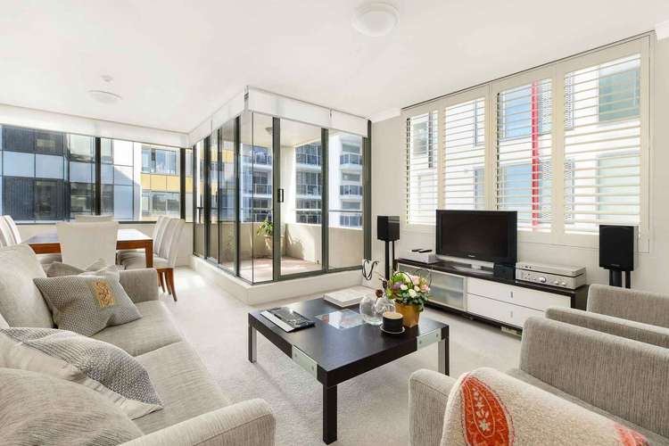 Main view of Homely unit listing, 707/37-39 Mclaren Street, North Sydney NSW 2060