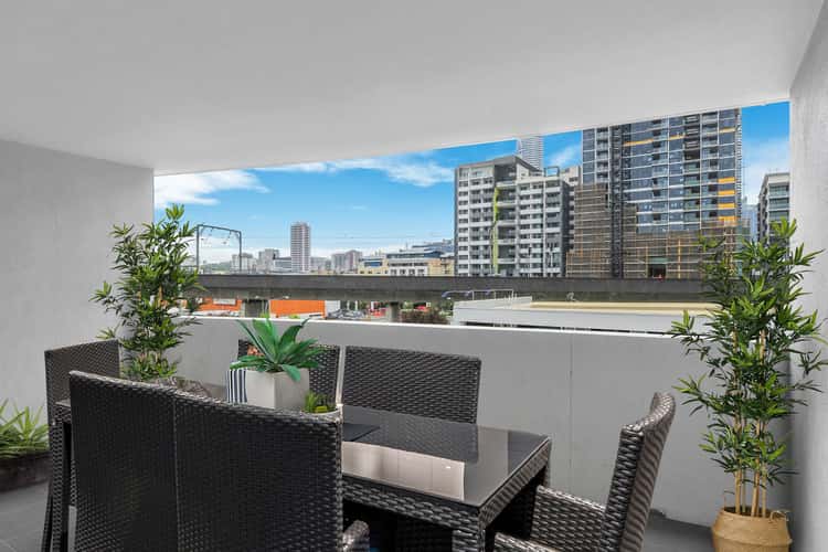 Main view of Homely unit listing, 302/16 Merivale Street, South Brisbane QLD 4101