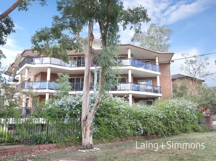 2-4 Oakes Street