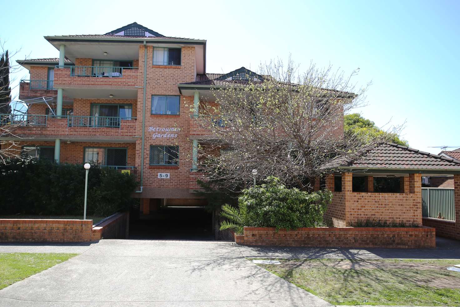 Main view of Homely unit listing, 2/5 Eighth Ave, Campsie NSW 2194