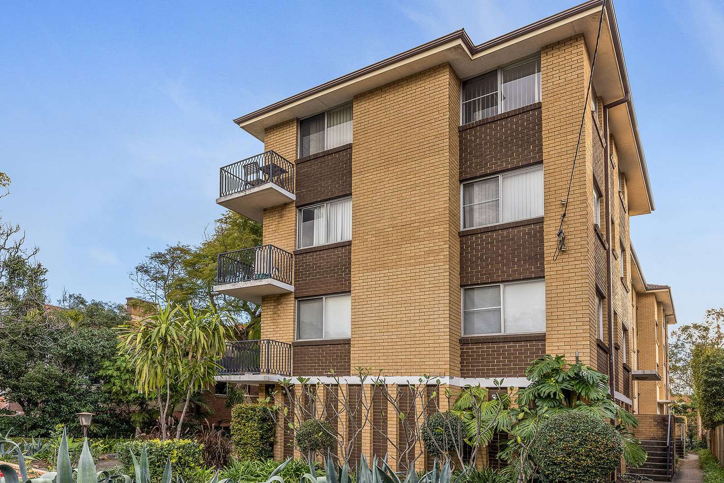 Main view of Homely unit listing, 8/126 Ben Boyd Road, Neutral Bay NSW 2089