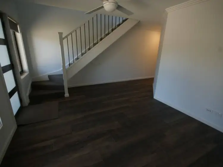 12b Valder Street
