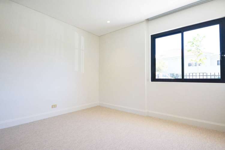 Fifth view of Homely apartment listing, 2/403 Old South Head Road, North Bondi NSW 2026