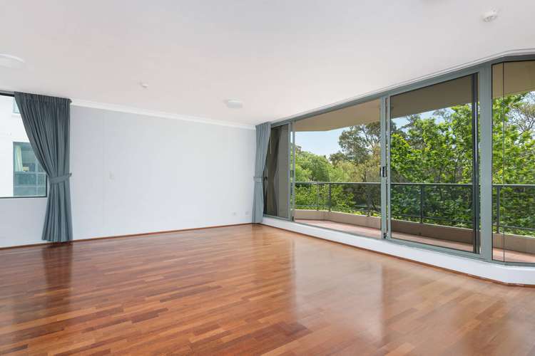 Main view of Homely apartment listing, 401/37-39 McLaren Street, North Sydney NSW 2060